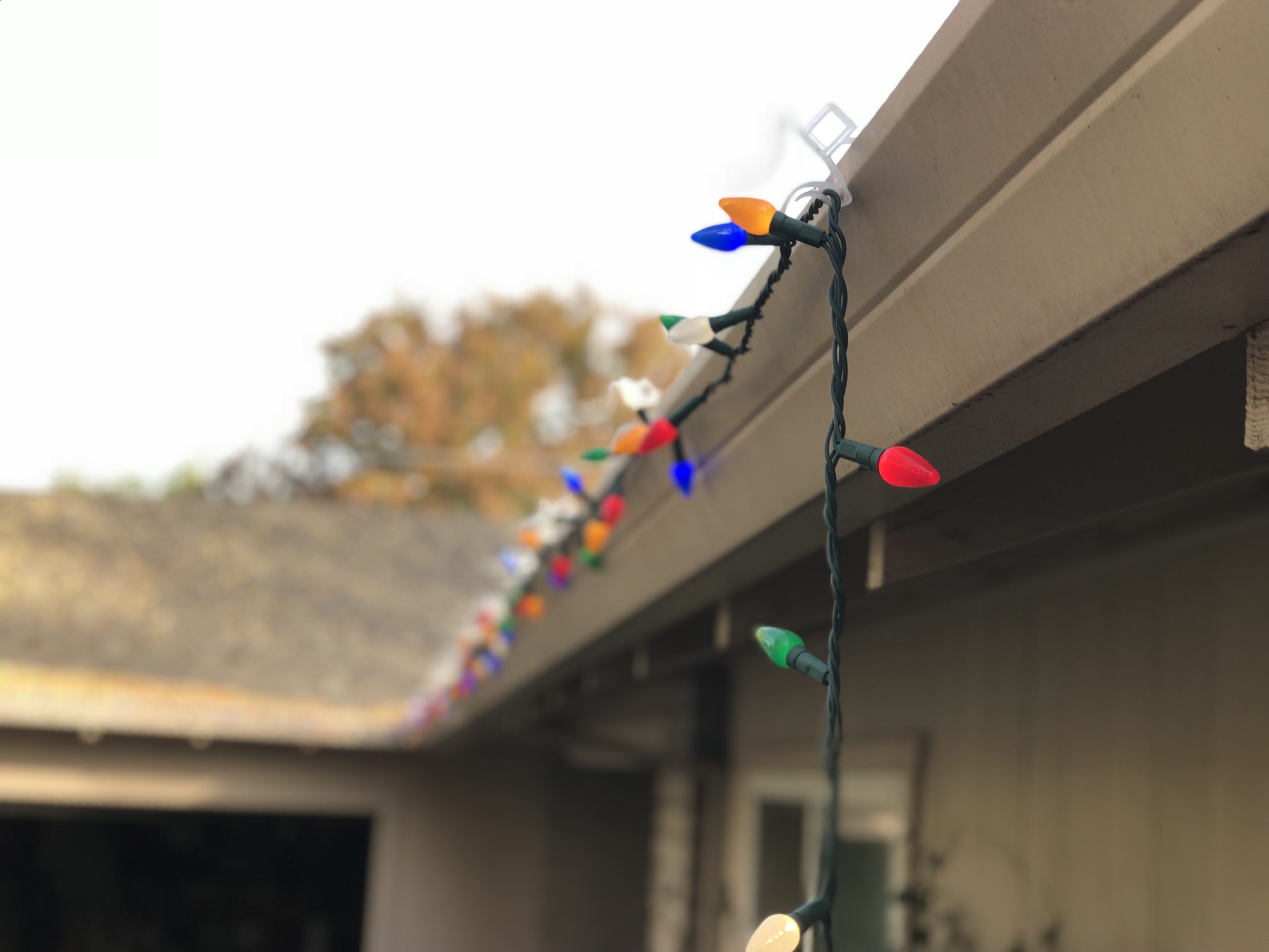 How To Hang Christmas Lights On My Roof